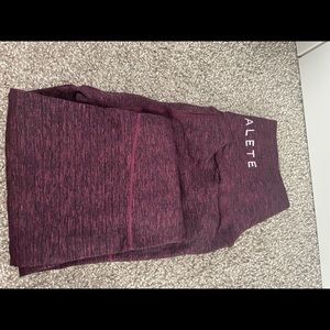 Alphalete Leggings / Size Medium